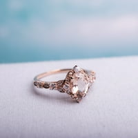 Miabella Women's'sims 1- Carat T.G.W. Овално скратено Морганит и бел сафир дијамантски акцент 14kt розово злато гроздобер ореол прстен