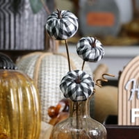 Есен, жетва црно -бела ткаенина тикви декоративни избори по пат да славиме