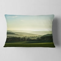 DesignArt врвни зелени ридови во маглата - пејзаж печатена перница за фрлање - 12x20