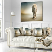 DesignArt Smart Elephant Walking - Перница за фрлање животни - 18x18